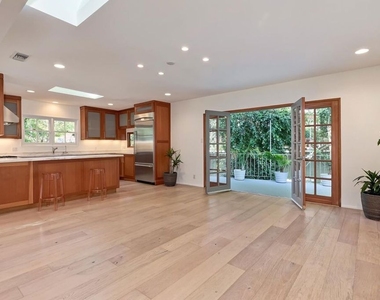 7586 Woodrow Wilson Drive - Photo Thumbnail 5