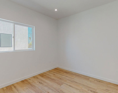 16012 Cantlay Street - Photo Thumbnail 22