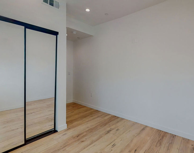 16012 Cantlay Street - Photo Thumbnail 10