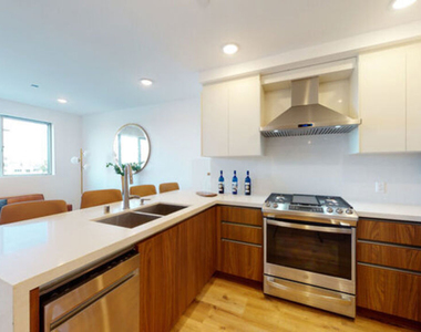 1143 Glenville Drive - Photo Thumbnail 2