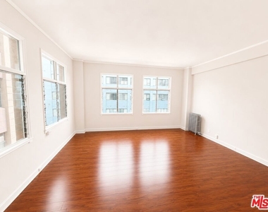 634 S Gramercy Place - Photo Thumbnail 3
