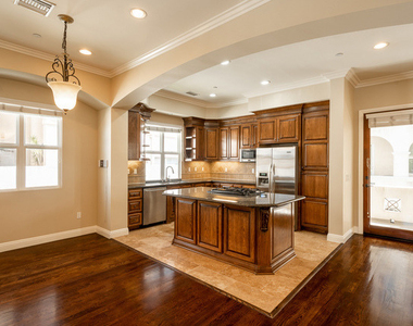 3838 Tilden Avenue - Photo Thumbnail 5