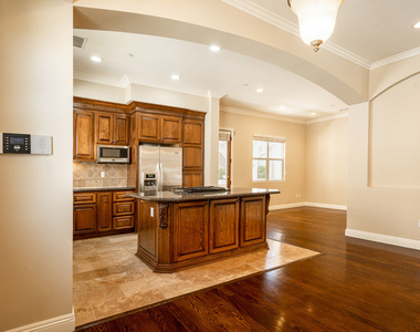 3838 Tilden Avenue - Photo Thumbnail 9