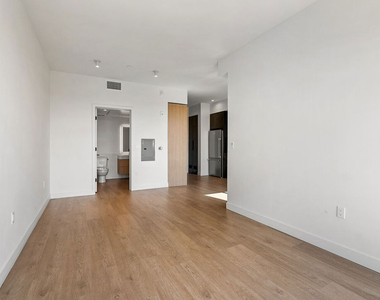 10700 Tabor Street - Photo Thumbnail 4