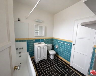 634 S Gramercy Place - Photo Thumbnail 2