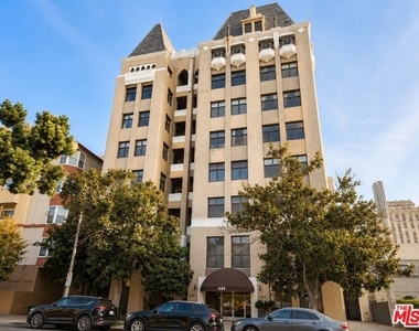 634 S Gramercy Place - Photo Thumbnail 4