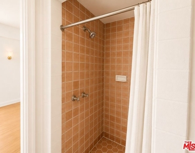 634 S Gramercy Place - Photo Thumbnail 1