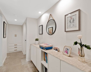 2820 Nichols Canyon Place - Photo Thumbnail 32