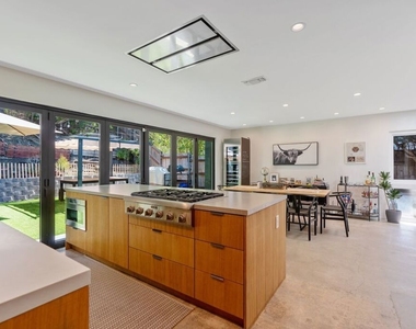 2820 Nichols Canyon Place - Photo Thumbnail 17