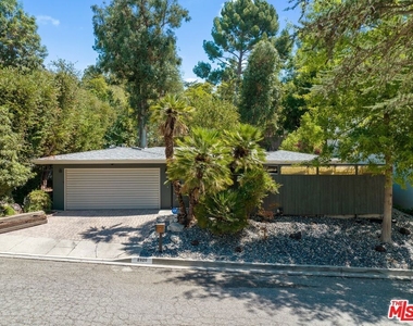 2820 Nichols Canyon Place - Photo Thumbnail 1