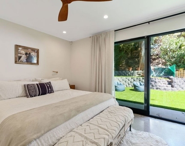 2820 Nichols Canyon Place - Photo Thumbnail 37