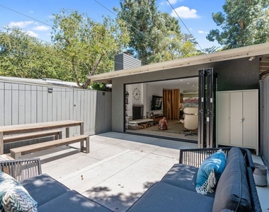 2820 Nichols Canyon Place - Photo Thumbnail 21