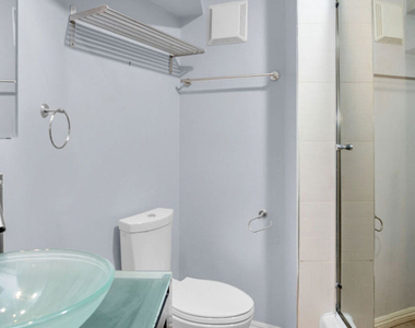 2260 N Cahuenga Boulevard - Photo Thumbnail 16
