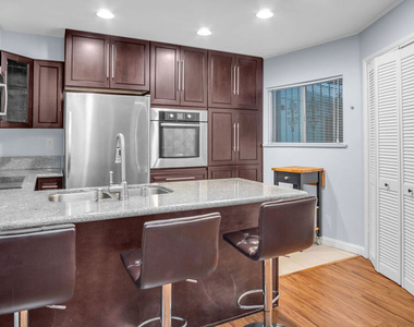 2260 N Cahuenga Boulevard - Photo Thumbnail 8