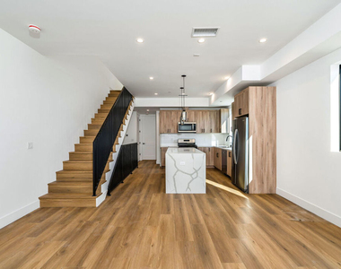 2204 1/2 Carmona Avenue - Photo Thumbnail 3