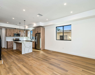 2204 1/2 Carmona Avenue - Photo Thumbnail 6