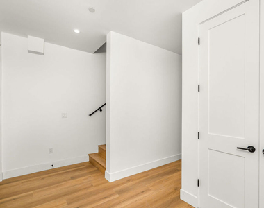 2204 1/2 Carmona Avenue - Photo Thumbnail 16
