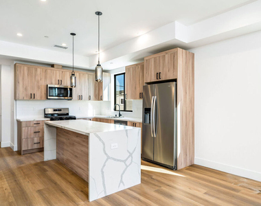 2204 1/2 Carmona Avenue - Photo Thumbnail 4