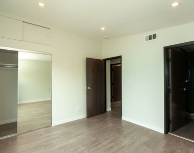 3015 Ocean Avenue - Photo Thumbnail 14