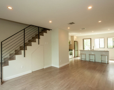 3015 Ocean Avenue - Photo Thumbnail 11