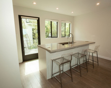 3015 Ocean Avenue - Photo Thumbnail 8