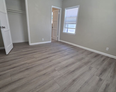 231 S Waldo Avenue - Photo Thumbnail 3