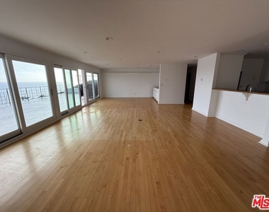 18139 Coastline Drive - Photo Thumbnail 5