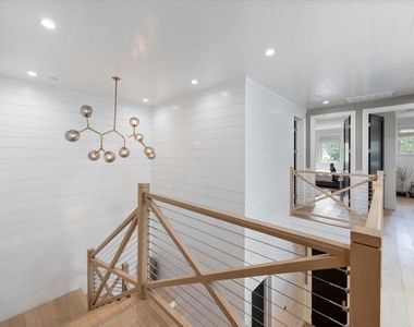 4225 Alcove Avenue - Photo Thumbnail 25
