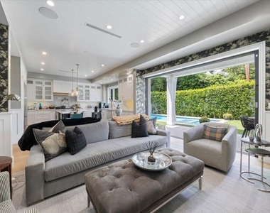 4225 Alcove Avenue - Photo Thumbnail 20