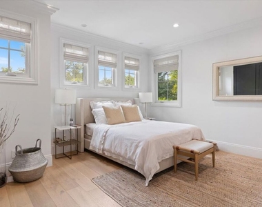 4225 Alcove Avenue - Photo Thumbnail 26