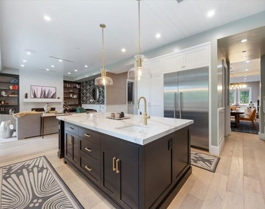 4225 Alcove Avenue - Photo Thumbnail 16