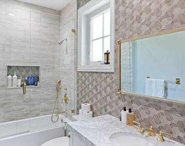 4225 Alcove Avenue - Photo Thumbnail 31