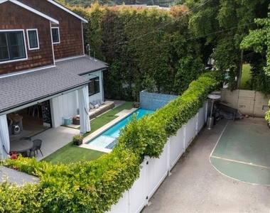 4225 Alcove Avenue - Photo Thumbnail 43