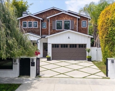 4225 Alcove Avenue - Photo Thumbnail 1