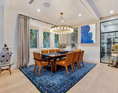 4225 Alcove Avenue - Photo Thumbnail 7