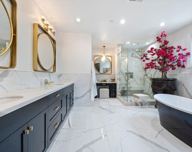 4225 Alcove Avenue - Photo Thumbnail 37