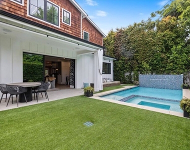4225 Alcove Avenue - Photo Thumbnail 24