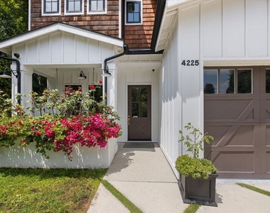4225 Alcove Avenue - Photo Thumbnail 2