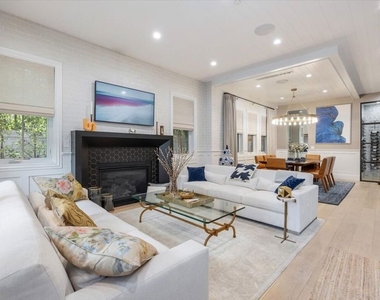 4225 Alcove Avenue - Photo Thumbnail 4