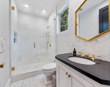 4225 Alcove Avenue - Photo Thumbnail 41