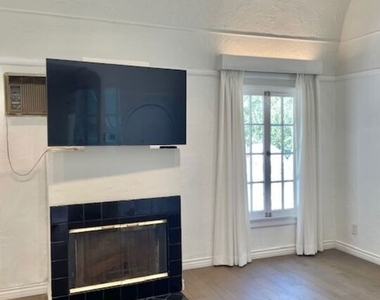 459 S Holt Avenue - Photo Thumbnail 10
