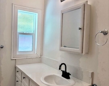 459 S Holt Avenue - Photo Thumbnail 24
