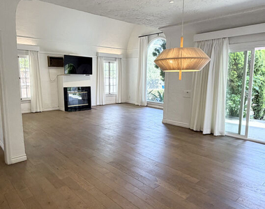 459 S Holt Avenue - Photo Thumbnail 5