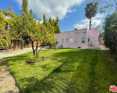 459 S Holt Avenue - Photo Thumbnail 36