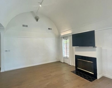 459 S Holt Avenue - Photo Thumbnail 8