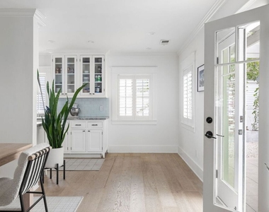 1617 N Vista Street - Photo Thumbnail 15
