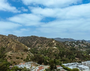 1617 N Vista Street - Photo Thumbnail 52