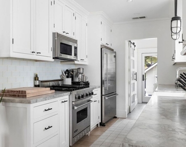 1617 N Vista Street - Photo Thumbnail 17