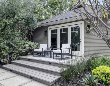 1617 N Vista Street - Photo Thumbnail 3