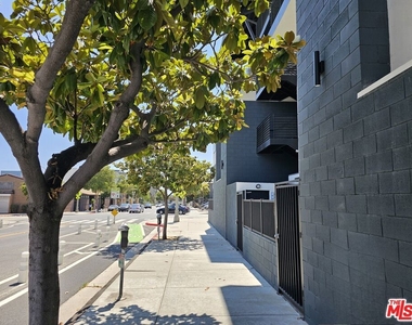 1617 Broadway - Photo Thumbnail 12